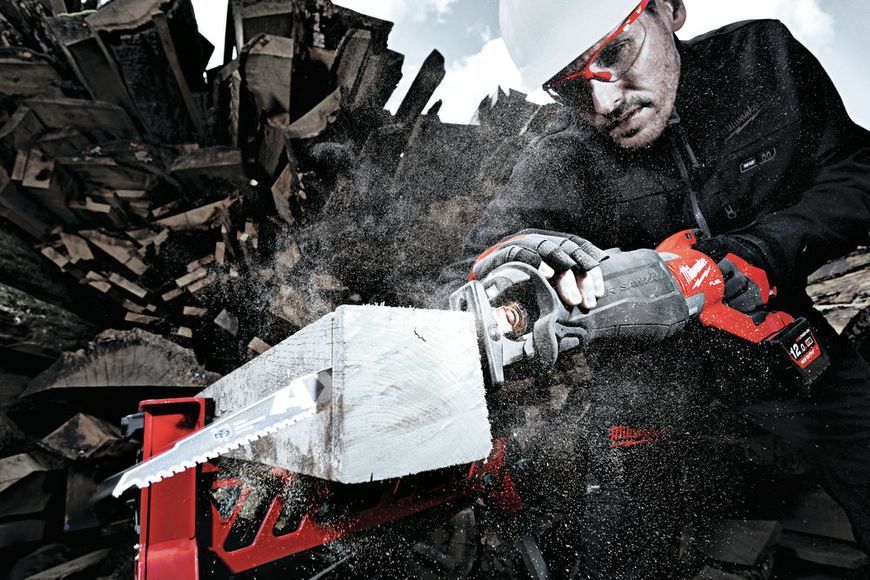 Пила сабельная аккумуляторная MILWAUKEE, M18 FUEL FSX-121C 4933464484 фото