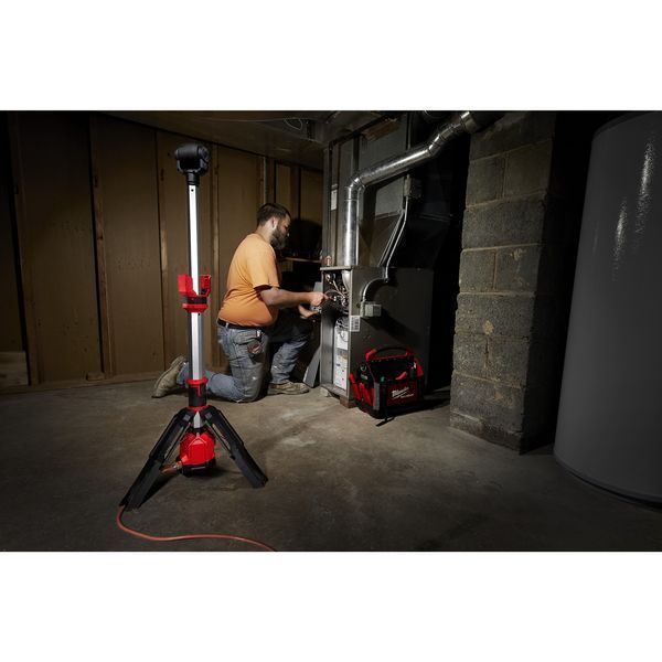 Фонарь аккумуляторный напольный MILWAUKEE, M12 SAL-0 4933464823 фото