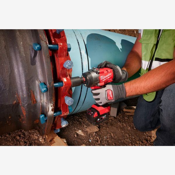 Гайковерт аккумуляторный 1/2'' MILWAUKEE, M18 FUEL FHIW2P12-502X 4933492786 фото