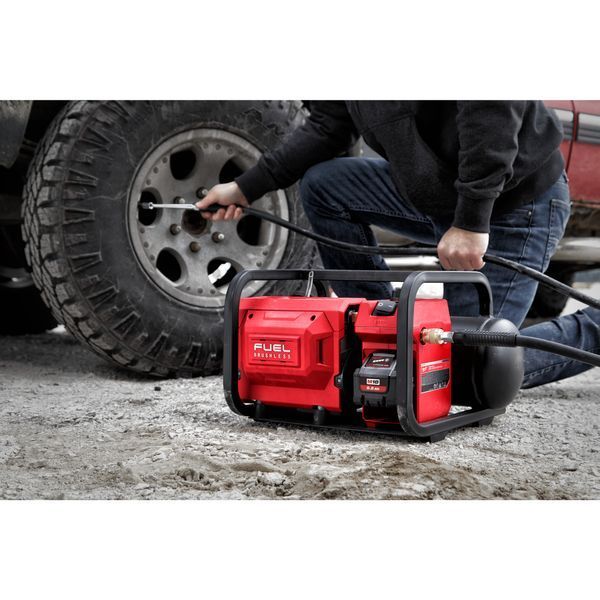 Компресор повітряний акумуляторний MILWAUKEE, M18 FUEL FAC-0 4933472166 фото