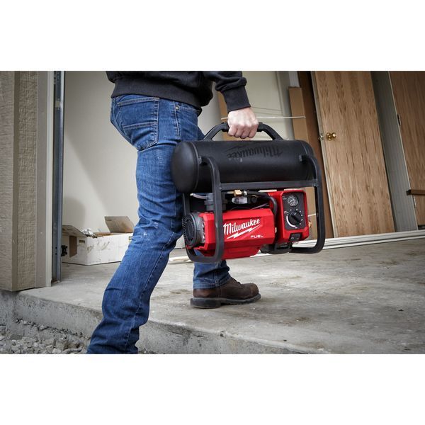 Компресор повітряний акумуляторний MILWAUKEE, M18 FUEL FAC-0 4933472166 фото