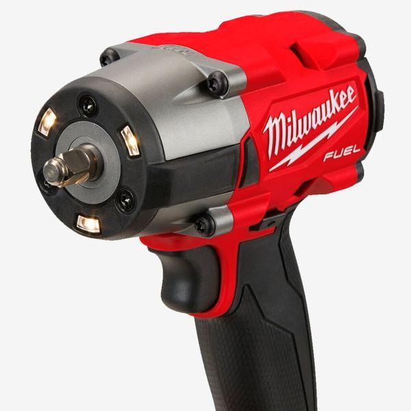 Гайковерт аккумуляторный 3/8'' MILWAUKEE, M18 FUEL FMTIW2F38-0X 4933479153 фото