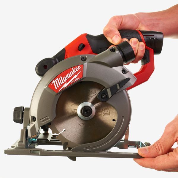 Пила дискова ручна акумуляторна MILWAUKEE, M12 FUEL CCS44-602X 4933451512 фото