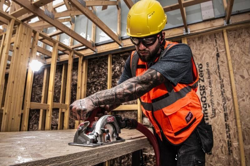 Пила дисковая ручная аккумуляторная MILWAUKEE, M18 FCCS55-0, &Oslash;165мм (+акк., M18 B5 (5Aг)) (+акк., M18 B5 (5Aг)) 4933493587/B5 фото