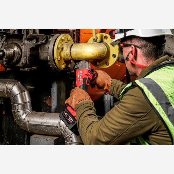 Шлифмашина угловая аккумуляторная MILWAUKEE, M18 FUEL FSAG125XB-502X 4933478430 фото