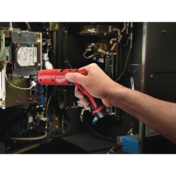 Отвертка аккумуляторная MILWAUKEE M4 D-202B 4933440475 фото